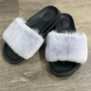 NWOT Fashion Nova Faux Fur Black Slippers Sz 9